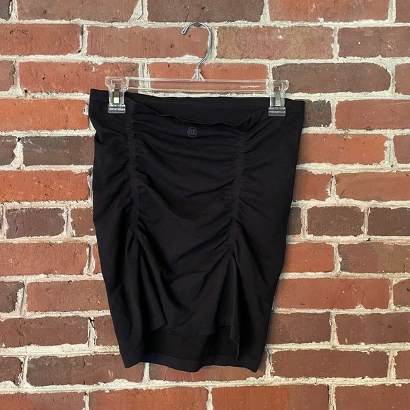 Belly Bandit Flawless Belly™ Maternity Support Wrap in Black, size Medium - Picture 2 of 8